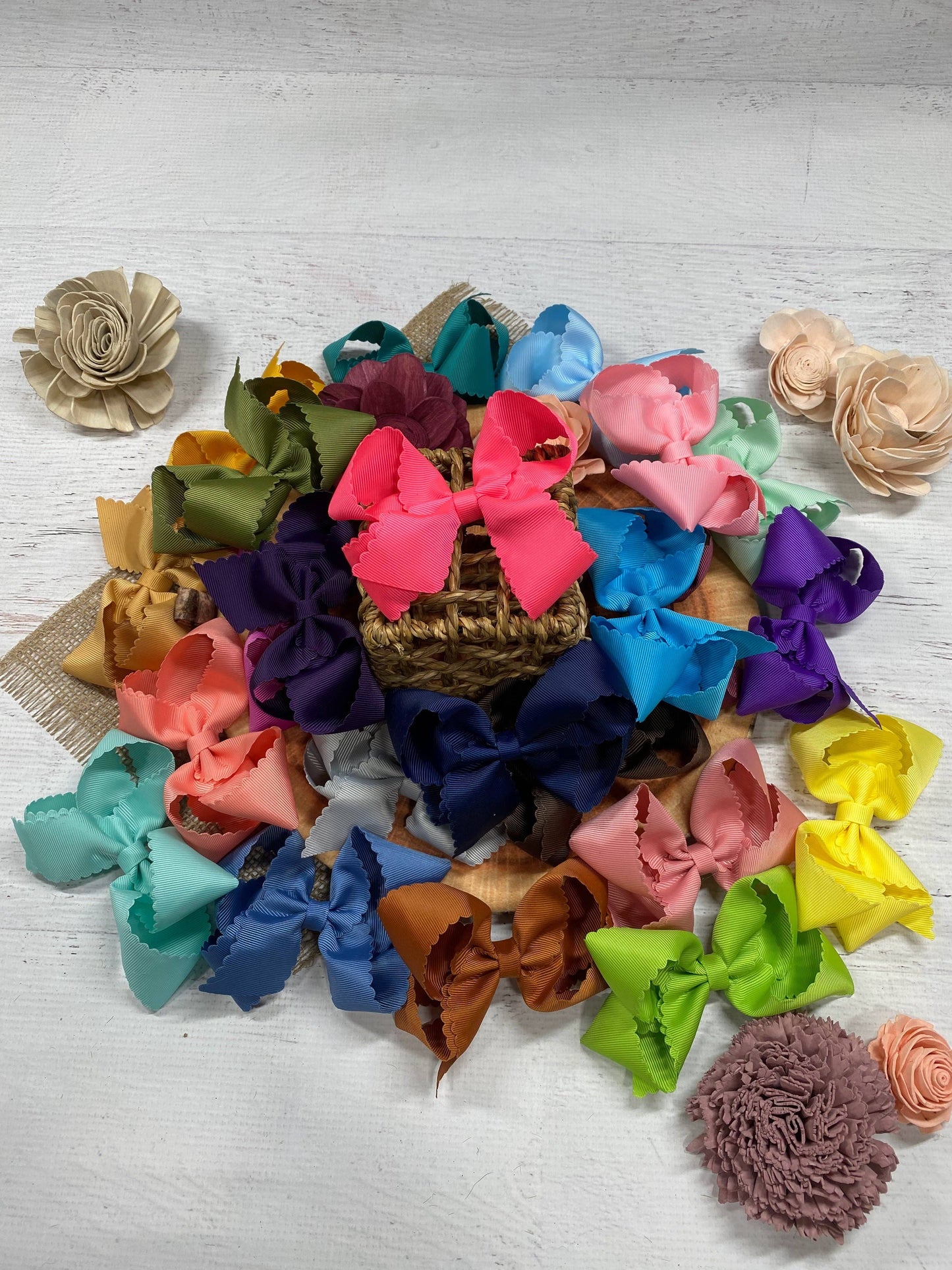 Classic Scalloped Bow: Pink